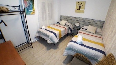 https://www.pensionlaestacion.com/jomres/uploadedimages/1/rooms/4/thumbnail/pe12-hab-1-02.jpg
